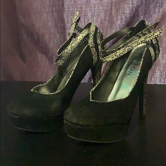 Heels - Picture 1 of 4